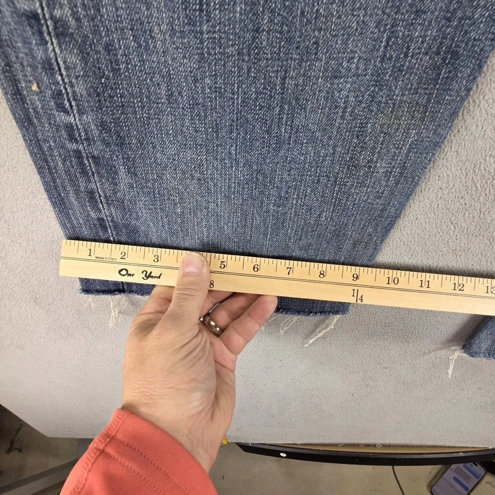 Vintage Levis 501 Jeans Mens Blue Selvedge LVC Made in USA Whiskers Fits 32x24